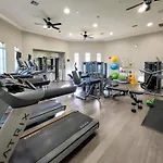 3Br 2Bath Condo Balcony 5Min Conv Center 1388Ft